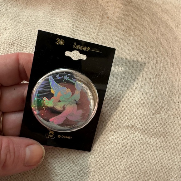Brand new Vintage Disney Holographic Pins - Picture 2 of 5